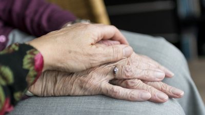 Pourquoi s’inscrire sur un site de rencontre senior ?