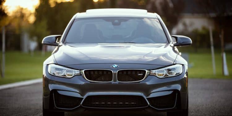 Acheter une voiture : pourquoi passer par un mandataire auto ?