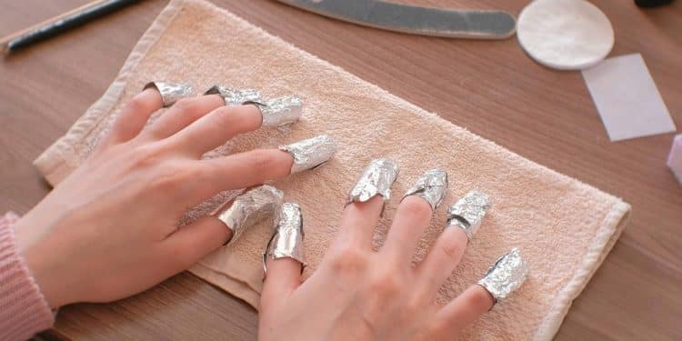 éliminer vos faux ongles